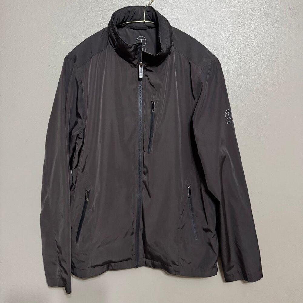 Tumi tech brown packable men’s jacket size small